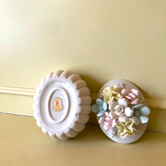 Vintage Ardalt Japan porcelain floral trinket box - Picture 8 of 16